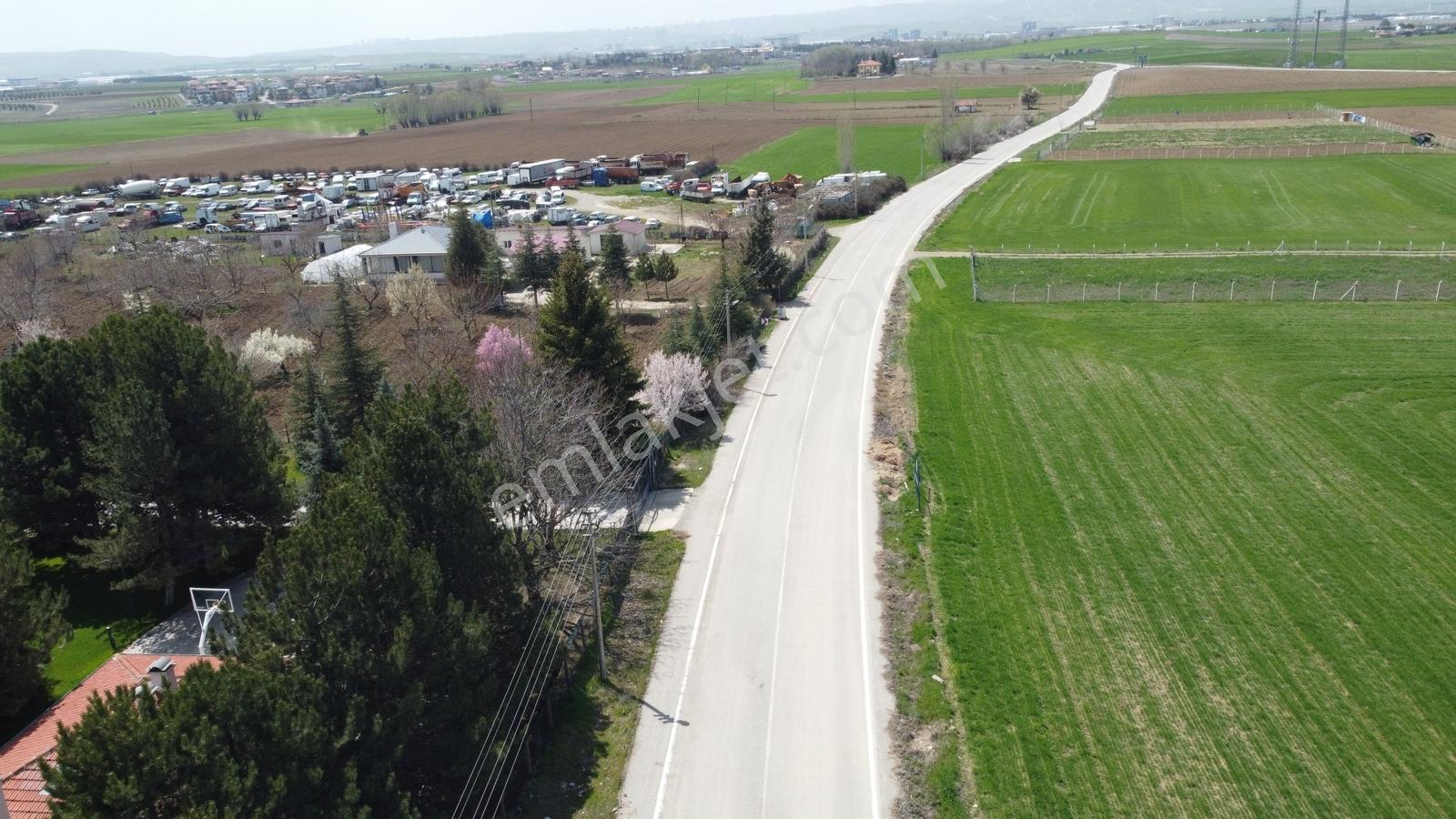 -*bügdüz De Asfalt Üstü Anadolu Otel Yanı Yatırım Fırsatı-* - Görsel 13