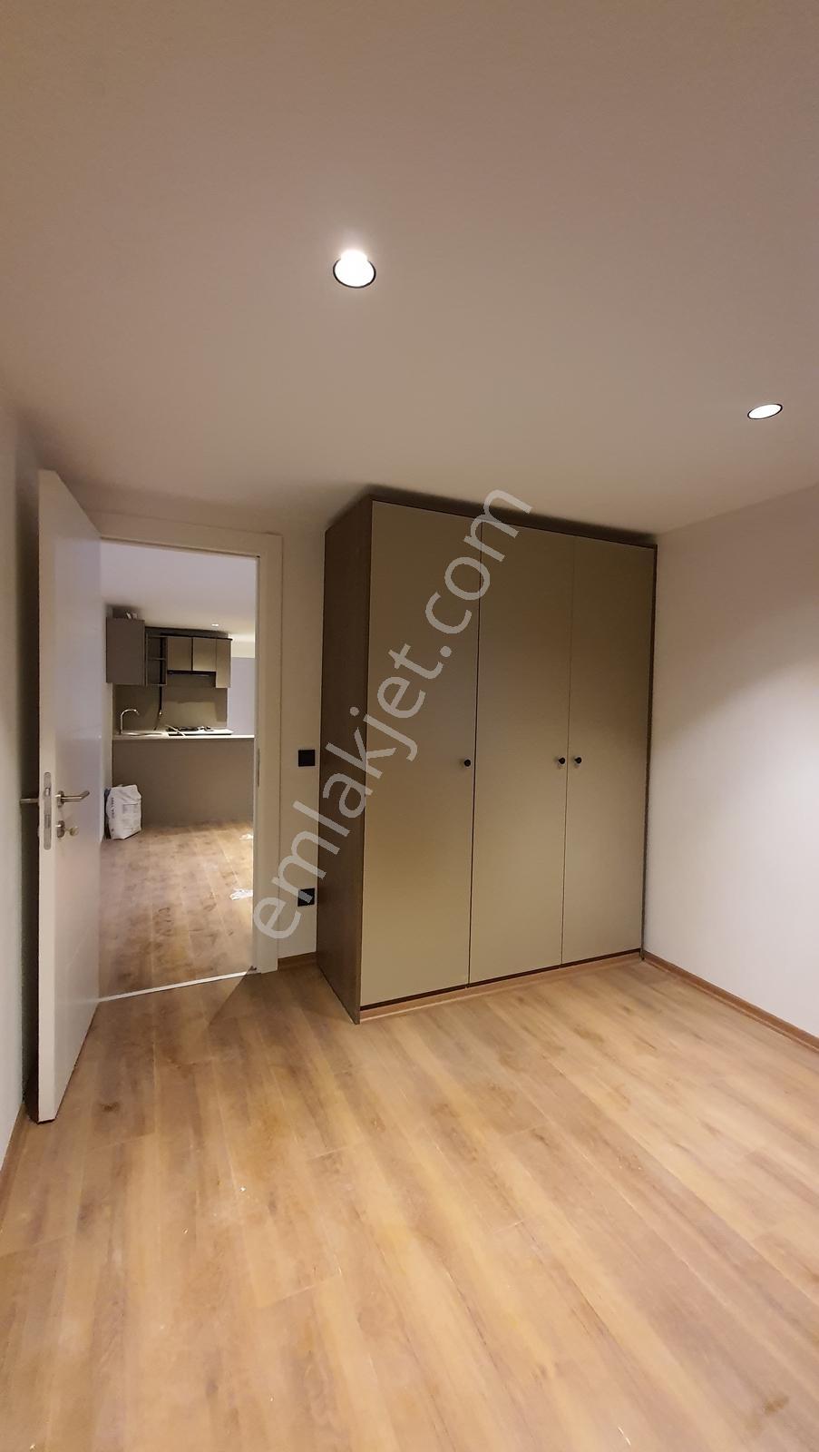 Özel Bahçeli-metro 10dk -villa Tipi/müstakil - 2 Adet 2+1/80m2 - Görsel 15