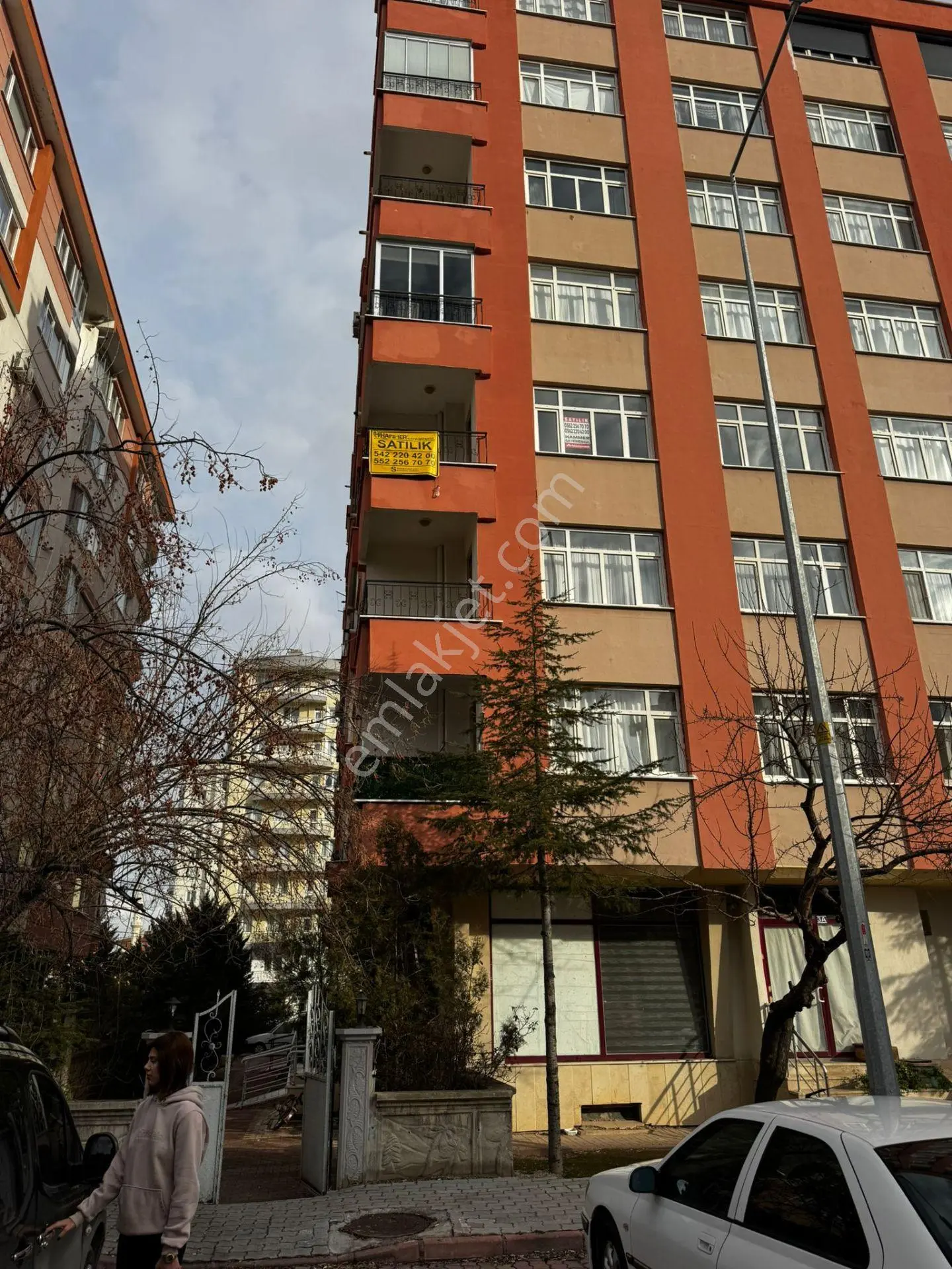 Yeni Stadyum Karşısı Geniş Bakımlı 3+1 Dairemiz Satılıktır