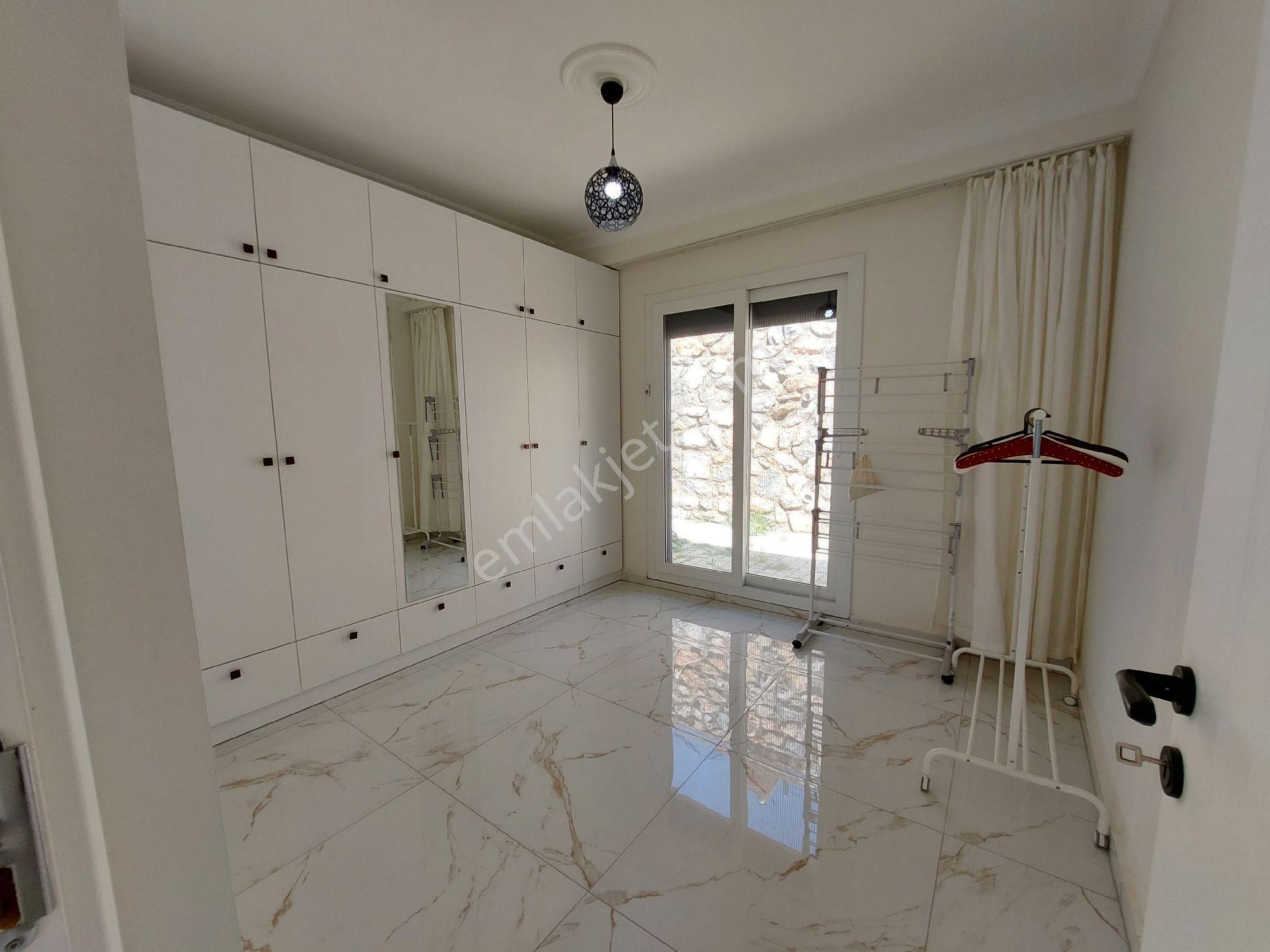 Tek Katlı Bungalov Tipi Villa Havuzlu, Otoparklı, Özel Tasarım Ev Eş - Görsel 13