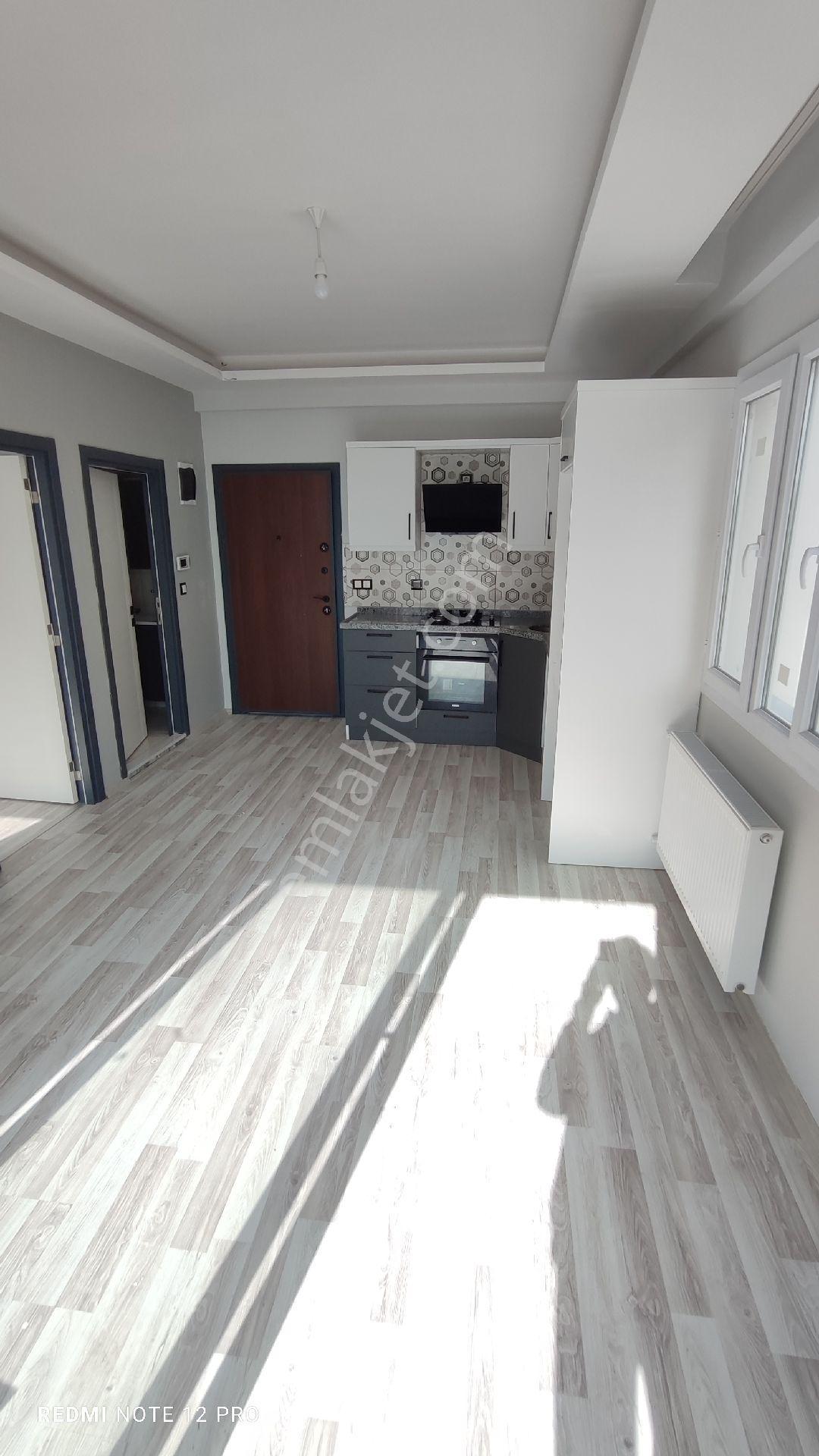 Gültepede Cadde Üzeri 1+1 Boş İskânlı Yeni Bina