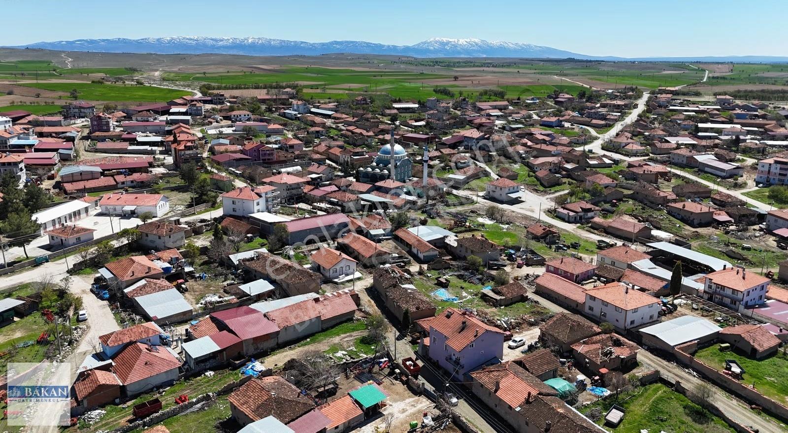 Bakan Gm'den Uşak Merkez Koyunbeyli Köyünde Ev,ahır Ve Tarla - Görsel 6
