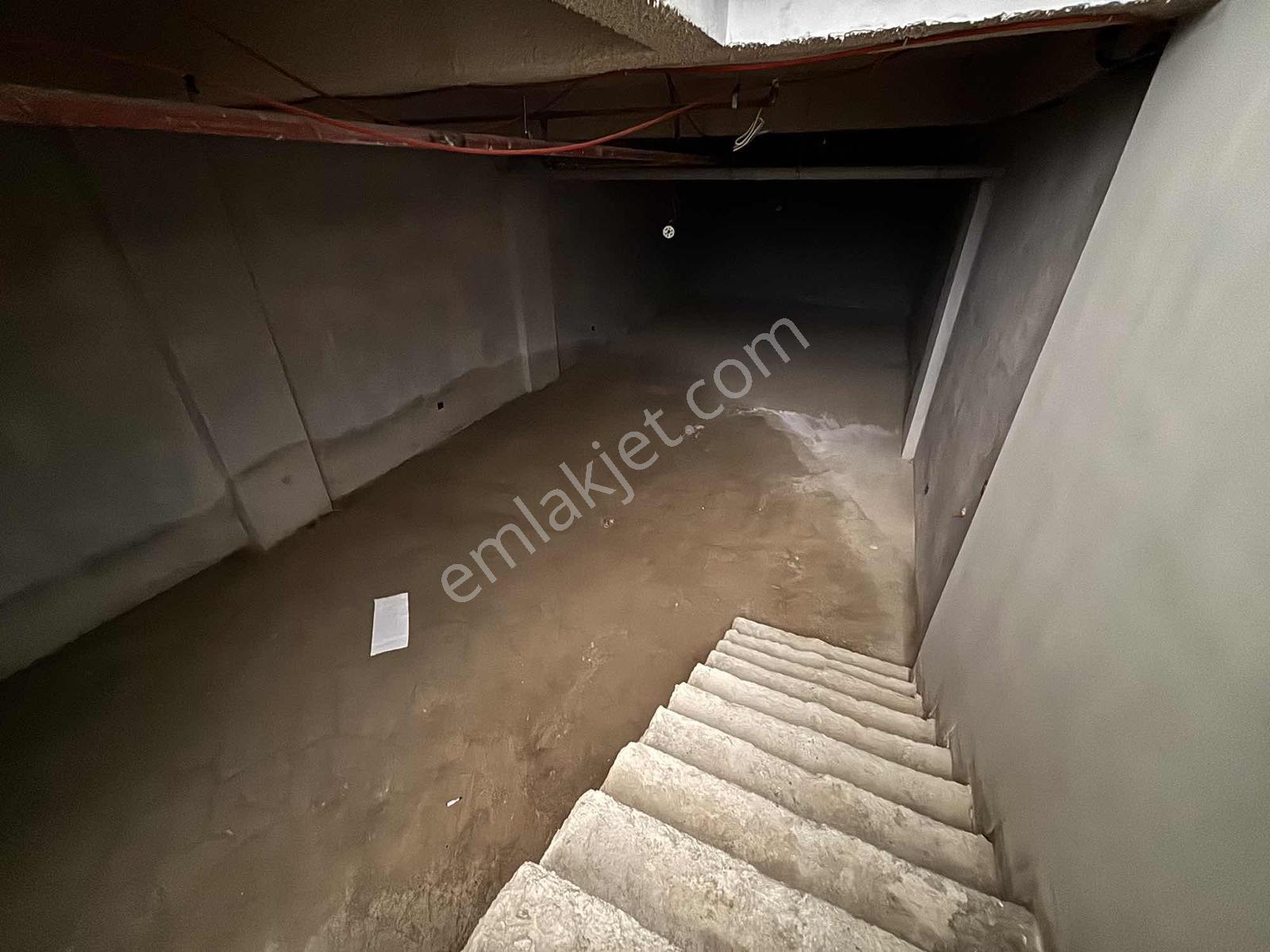 Trion Emlak - 40'lık Yolda Toplam 824m² Kiralık Depolu Dükkanlar - Görsel 22