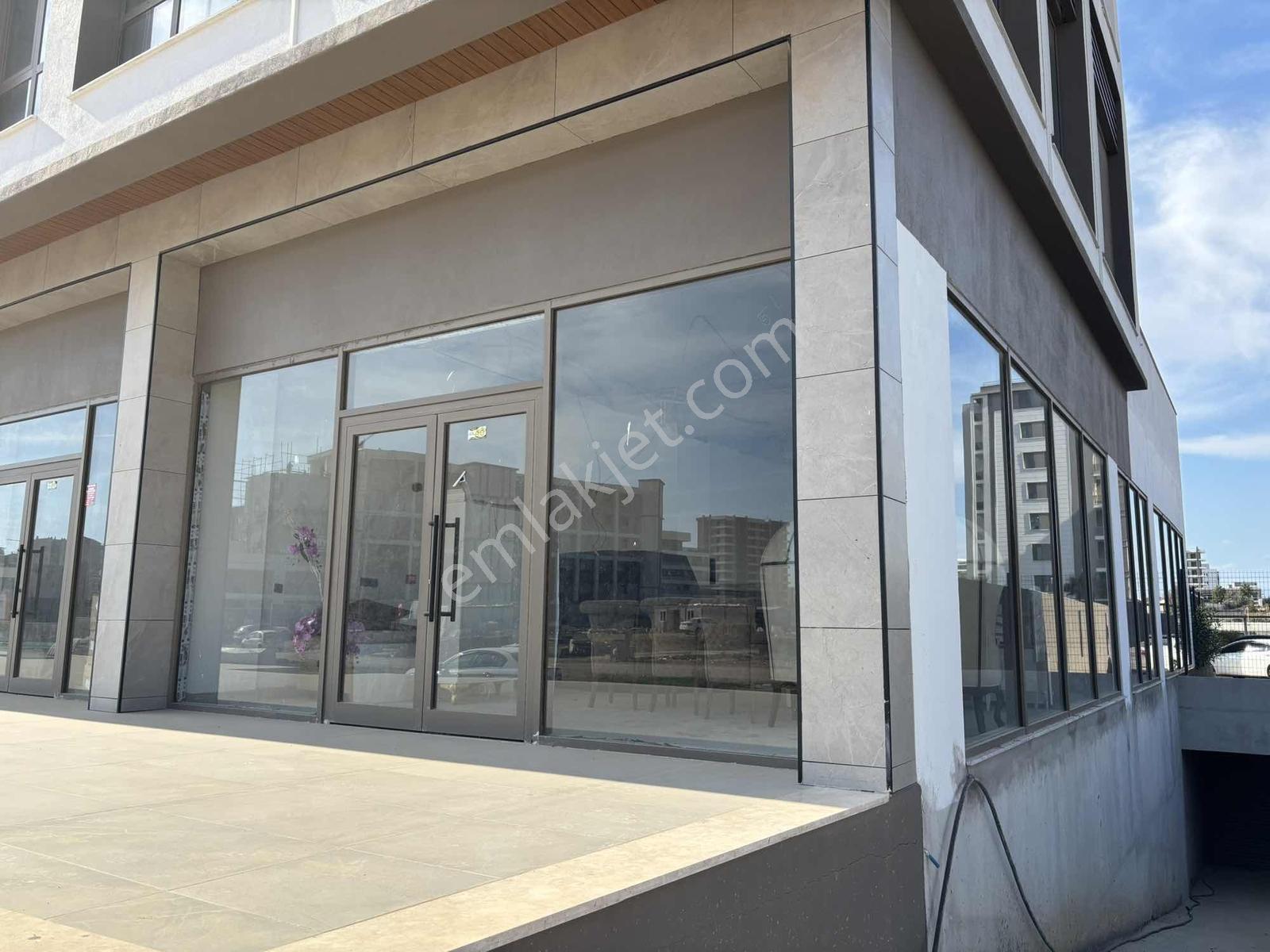 Trion Emlak - 40'lık Yolda Toplam 824m² Kiralık Depolu Dükkanlar - Görsel 5