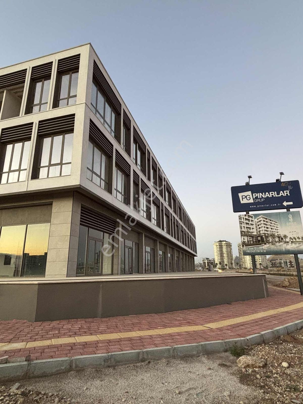 Trion Emlak - 40'lık Yolda Toplam 824m² Kiralık Depolu Dükkanlar - Görsel 23