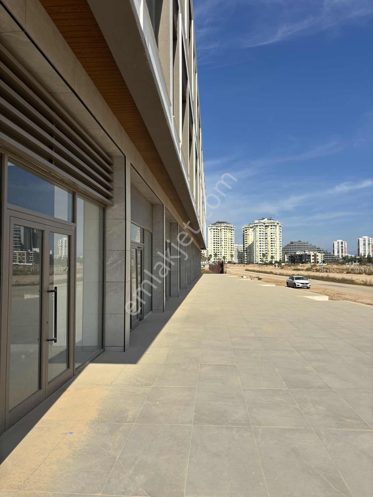 Trion Emlak - 40'lık Yolda Toplam 824m² Kiralık Depolu Dükkanlar - Görsel 16