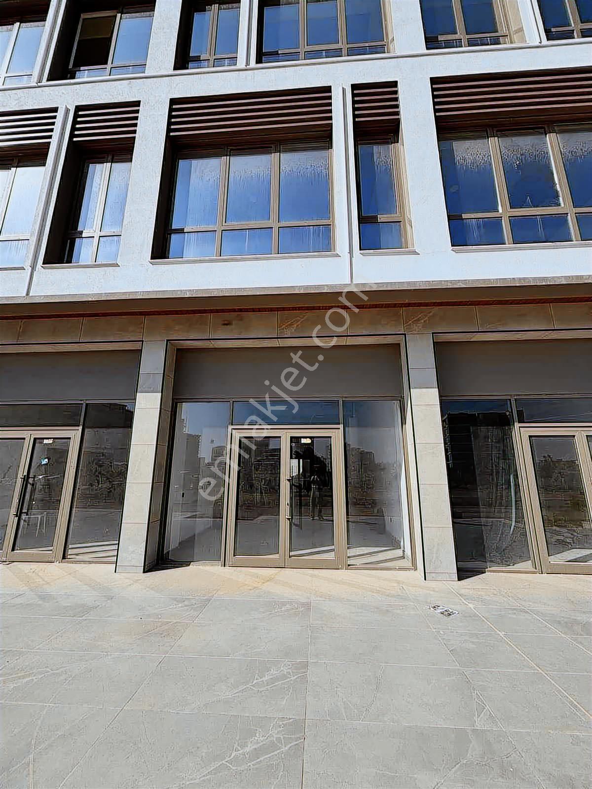 Trion Emlak - 40'lık Yolda Toplam 824m² Kiralık Depolu Dükkanlar - Görsel 2