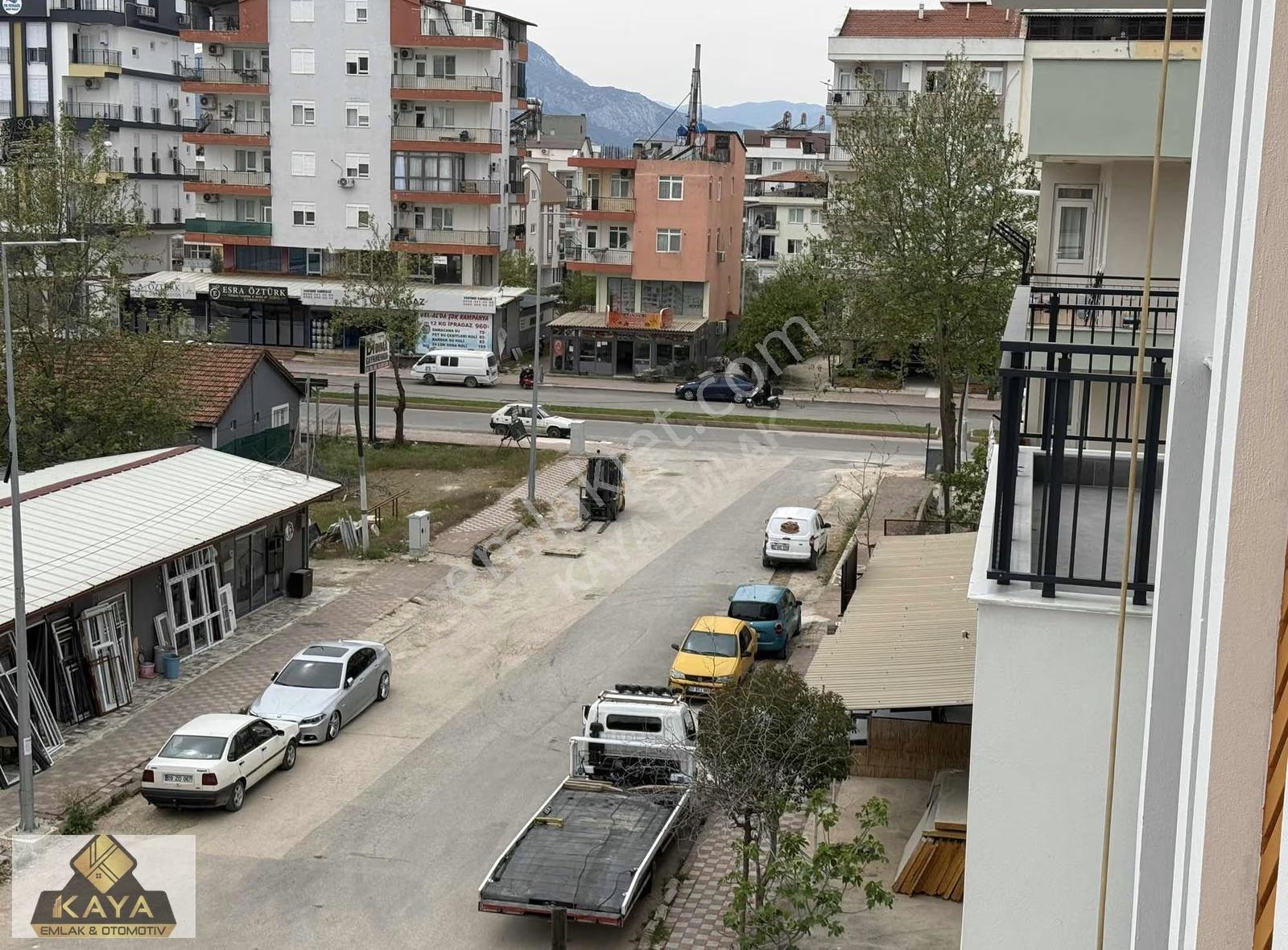 Kayadan Hakan Usta Baklavaları Karşısında 4/3 Katında Asansörlü - Görsel 2