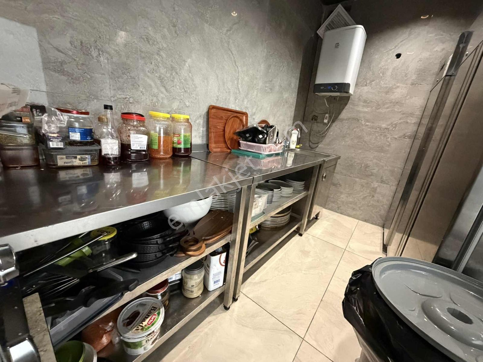Mastrfroş Caddesinde Devren Kiralık Yüksek Getirili İş Yeri - Görsel 25
