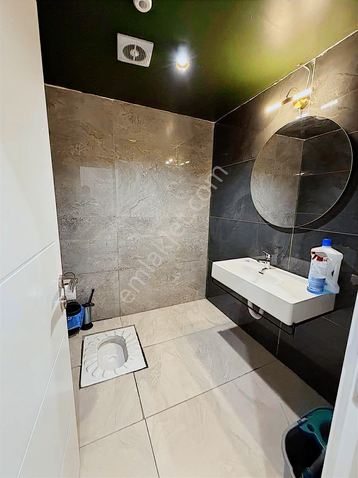Mastrfroş Caddesinde Devren Kiralık Yüksek Getirili İş Yeri - Görsel 28