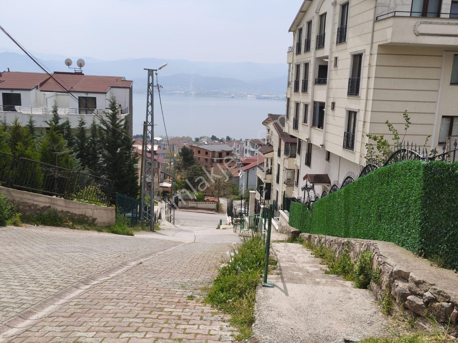 İzmit Kuruçeşme Radar Bölgesi Kiralık Full Eşyalı Bahçeli Daire - Görsel 11