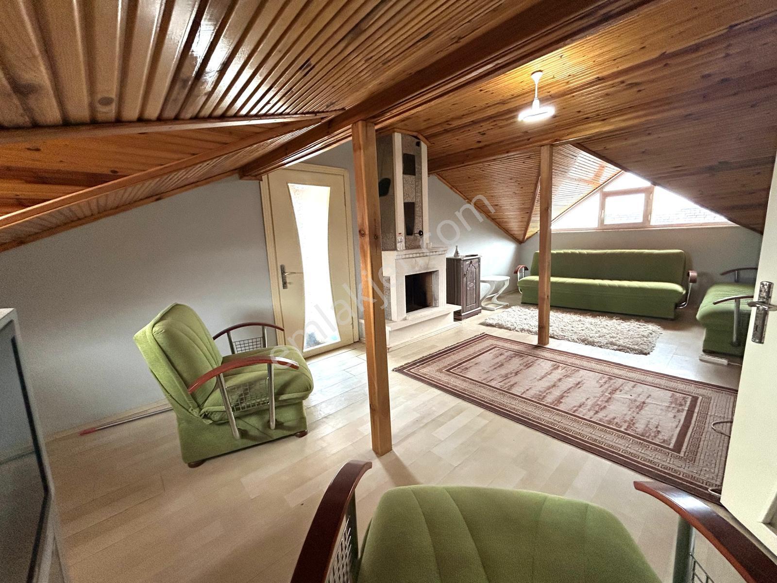 Karasu Devlet Hastanesi Karşısında 120 M² Eşyalı 3+1 Dubleks - Görsel 17