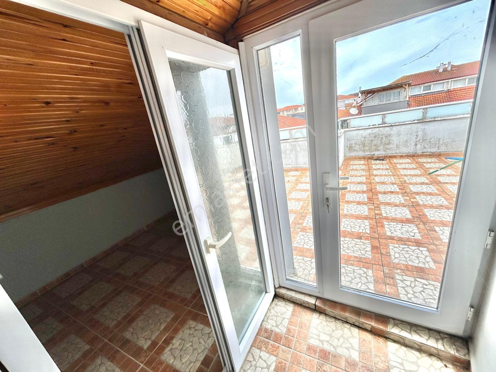 Karasu Devlet Hastanesi Karşısında 120 M² Eşyalı 3+1 Dubleks - Görsel 22
