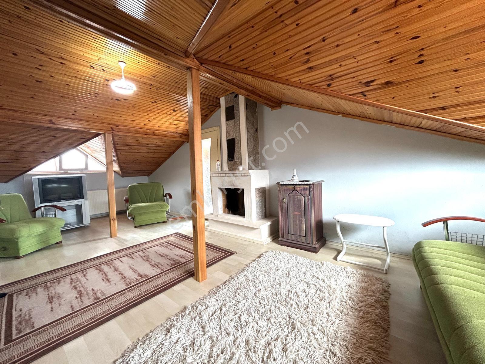 Karasu Devlet Hastanesi Karşısında 120 M² Eşyalı 3+1 Dubleks - Görsel 19