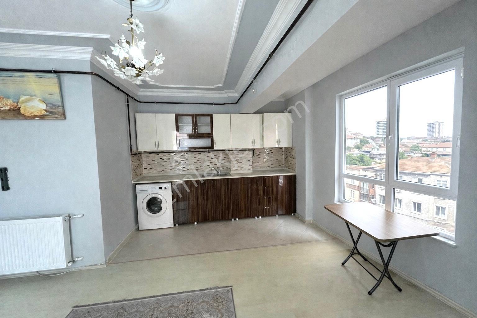 Karasu Devlet Hastanesi Karşısında 120 M² Eşyalı 3+1 Dubleks - Görsel 9