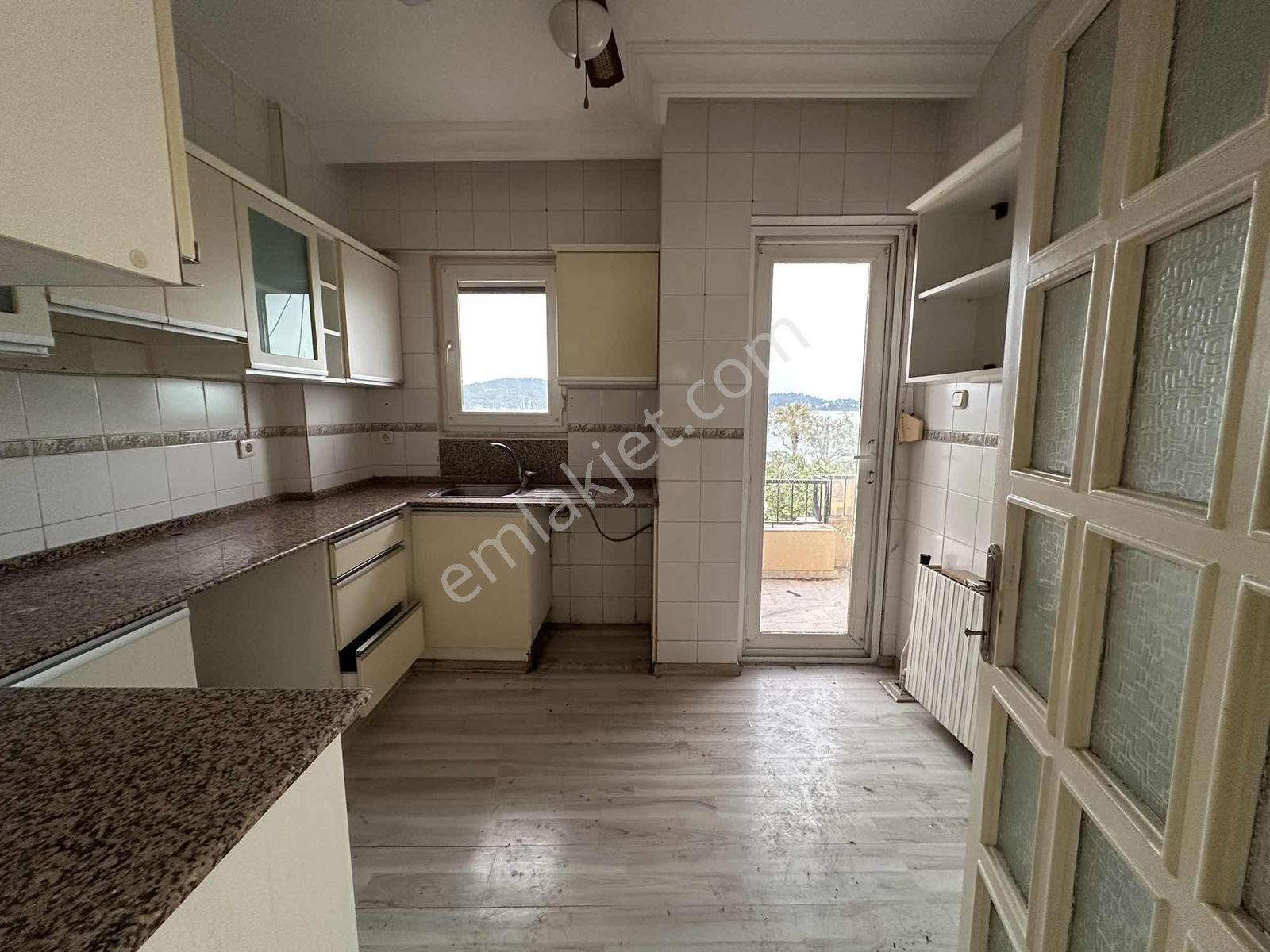 Fethiye Merkezde Deniz Manzaralı Daire - Görsel 14