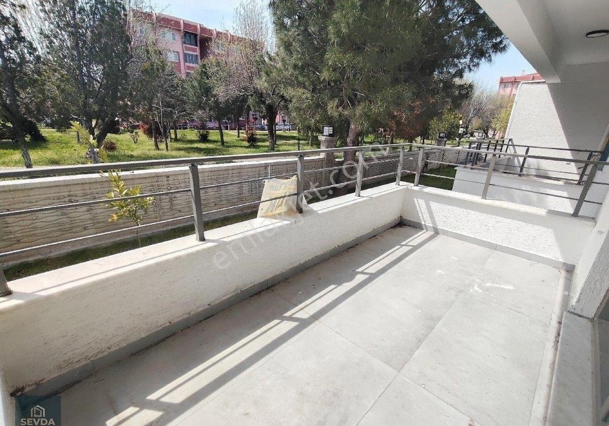 Bahçelievler De Bahçe Katı 60 M² Satılık 1+1 - Görsel 2