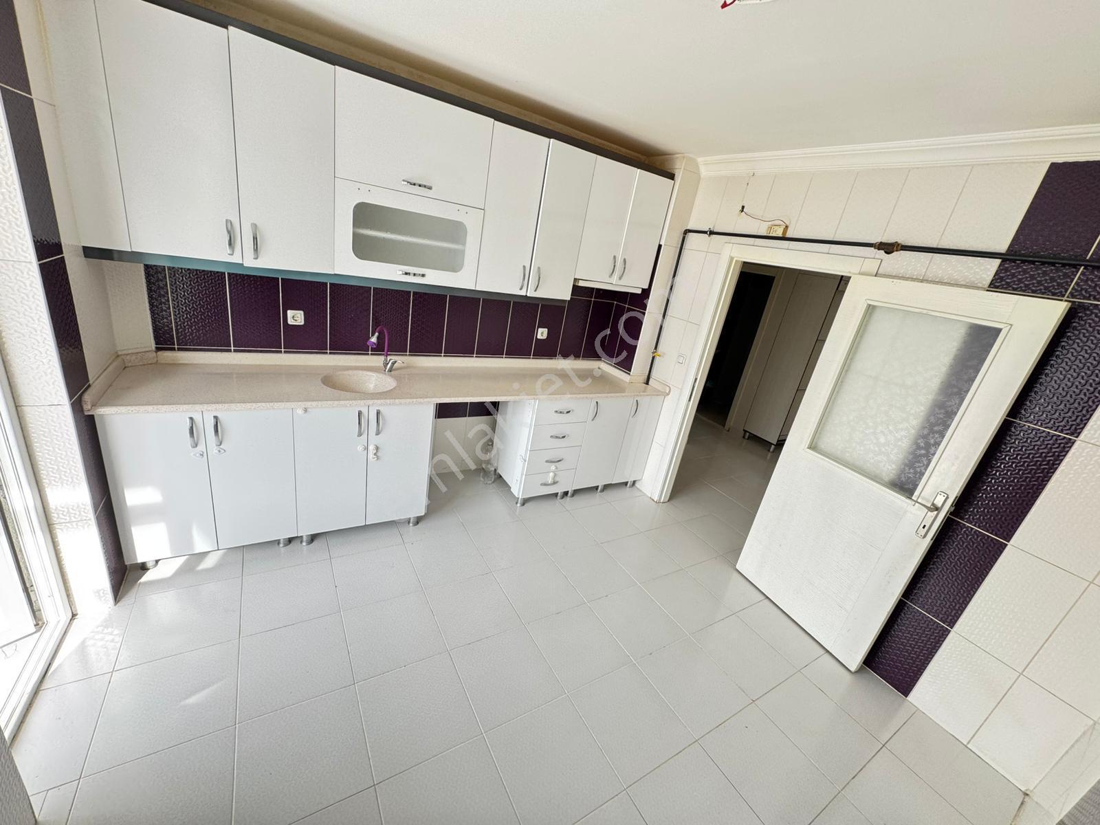 Sym'den Pınarbaşı Mh Kattabağımsız Ebeveny B.çift Balkonlu Yapılı 3+1daire