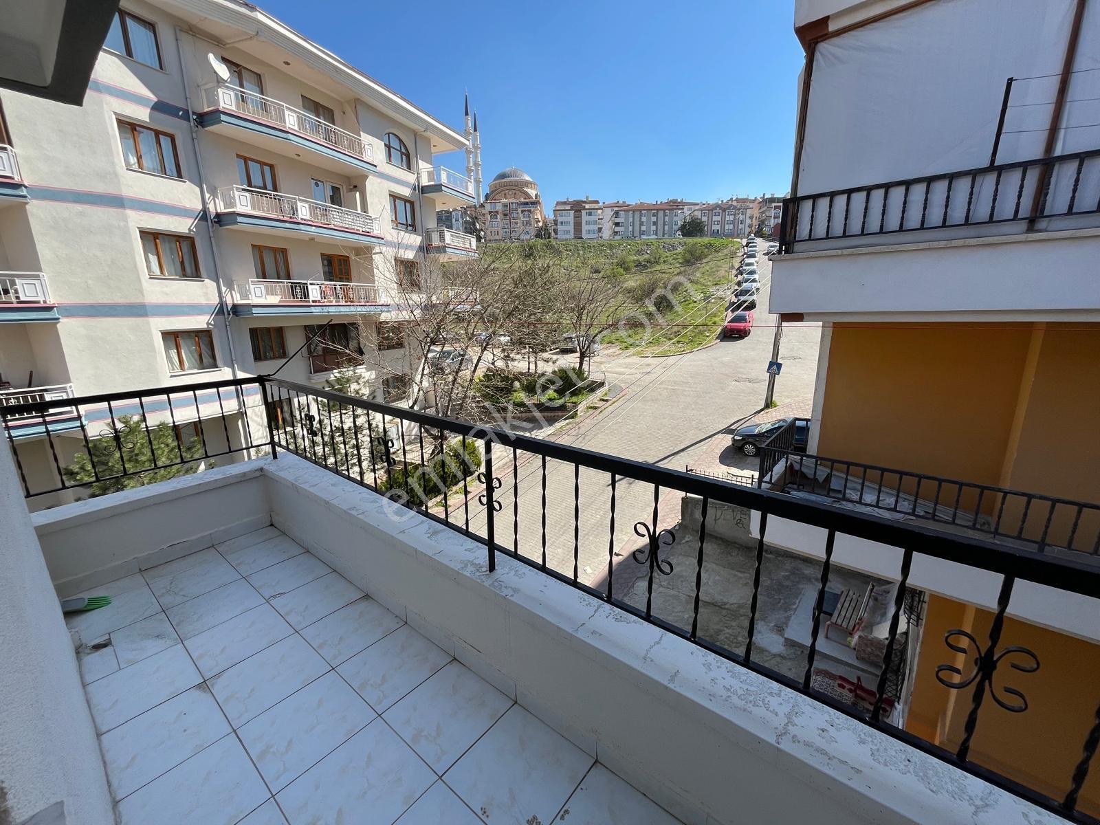 Vatan'da Yeşiltepe'de 130 M2 Geniş Daire 3+1 Çift Balkonlu Acil - Görsel 18