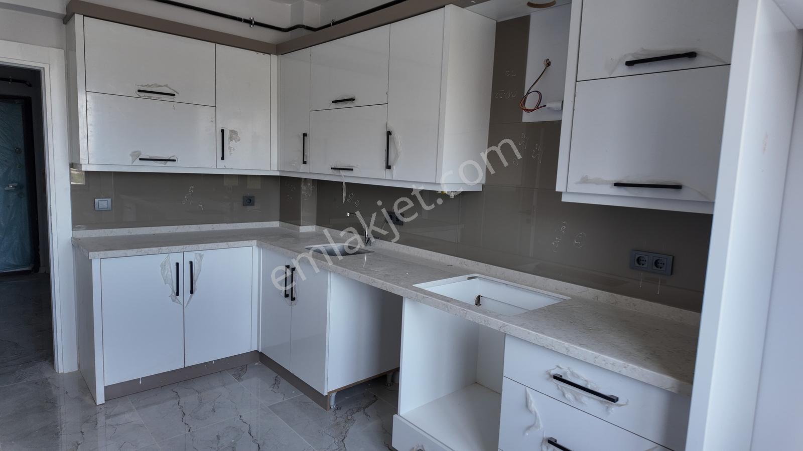 Karşıyakada Sıfır, Deniz Cepheli, Site İçerisinde 3+1 Fırsatı - Görsel 3