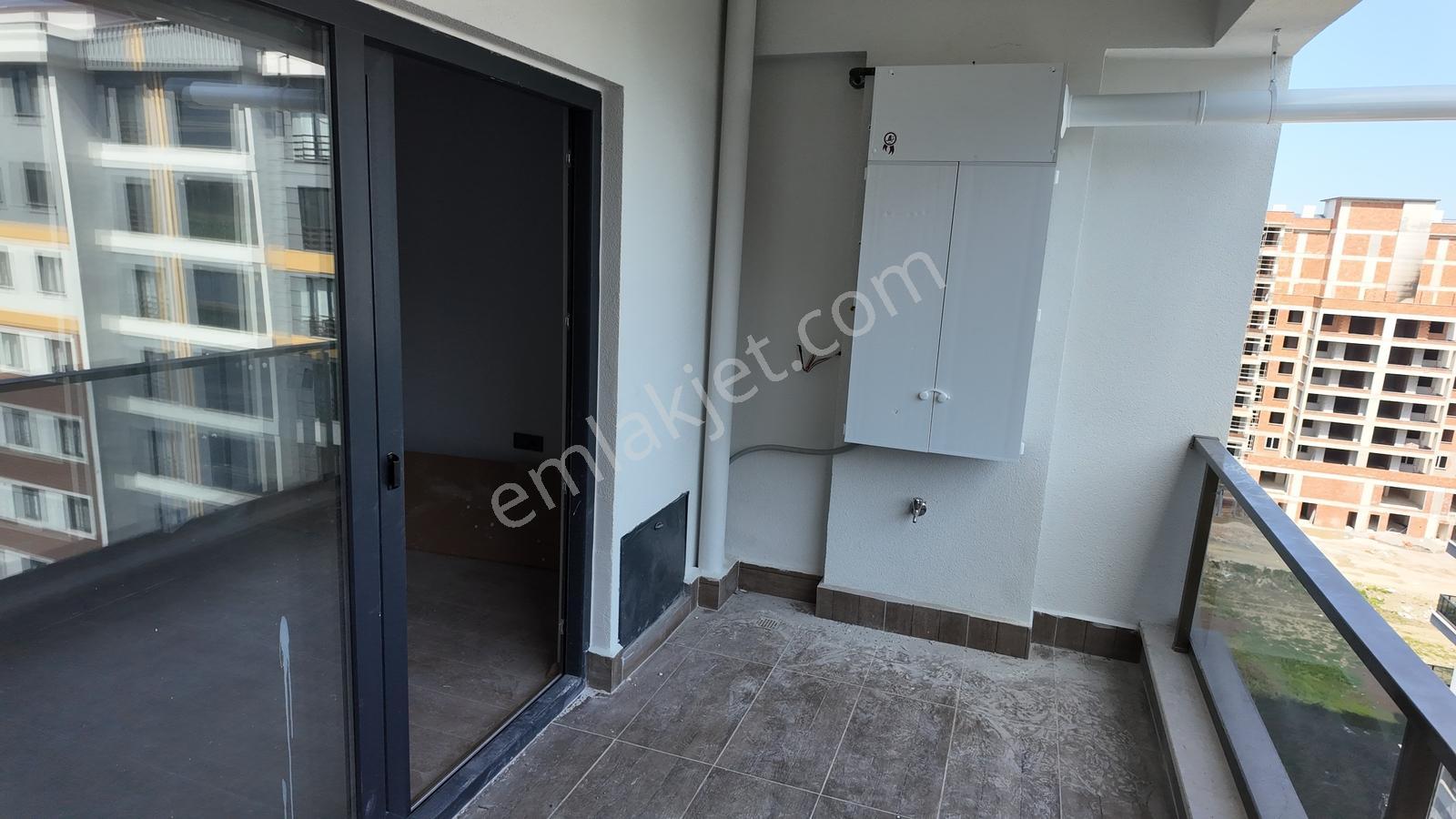 Karşıyakada Sıfır, Deniz Cepheli, Site İçerisinde 3+1 Fırsatı - Görsel 9