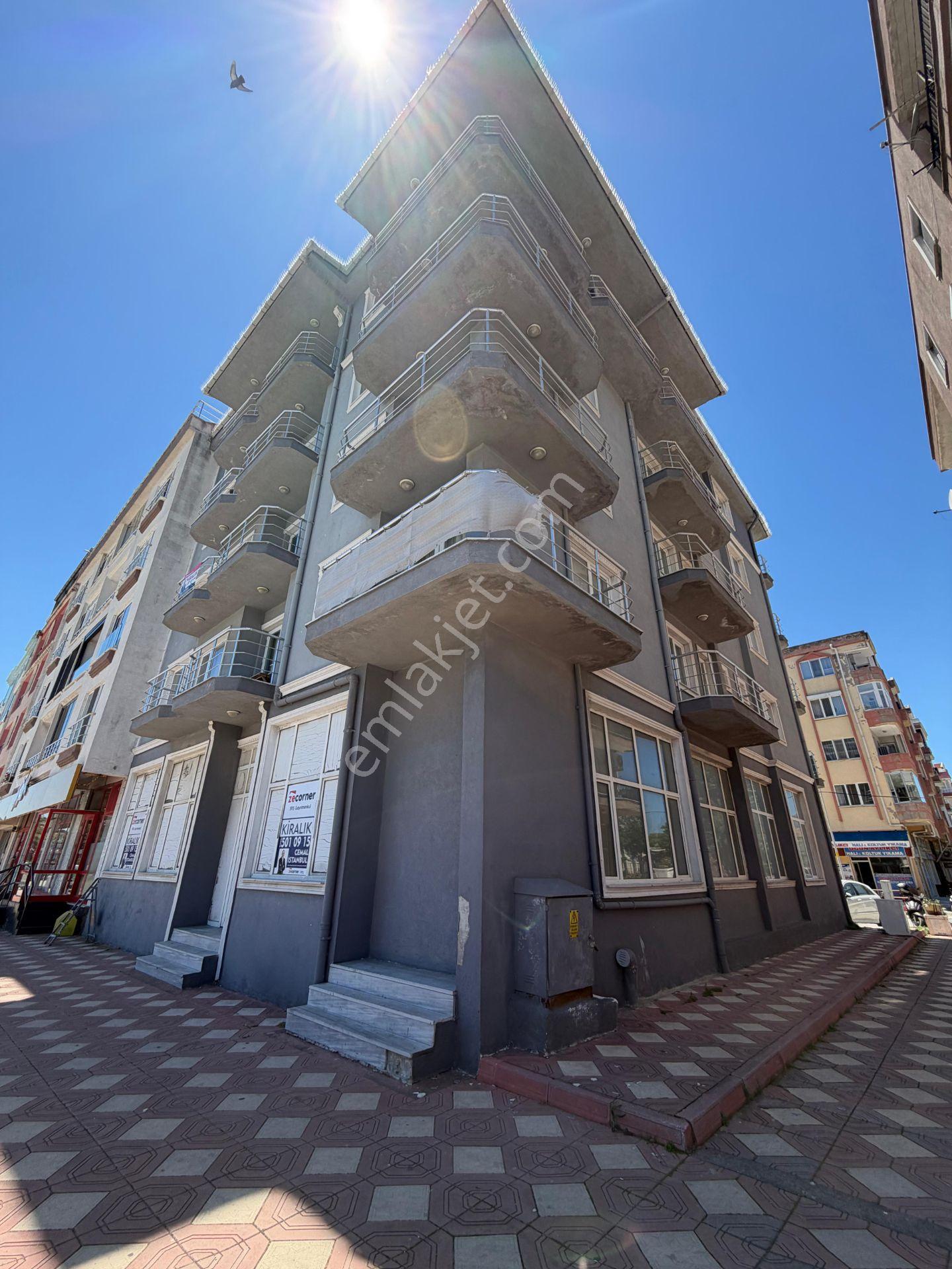Eceabat Kordon’da Geniş Cepheli, Ferah Kiralık Dükkan! - Görsel 4