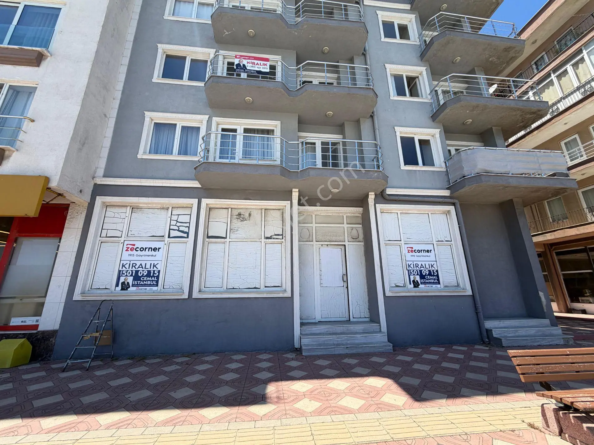 Eceabat Kordon’da Geniş Cepheli, Ferah Kiralık Dükkan! - Görsel 2