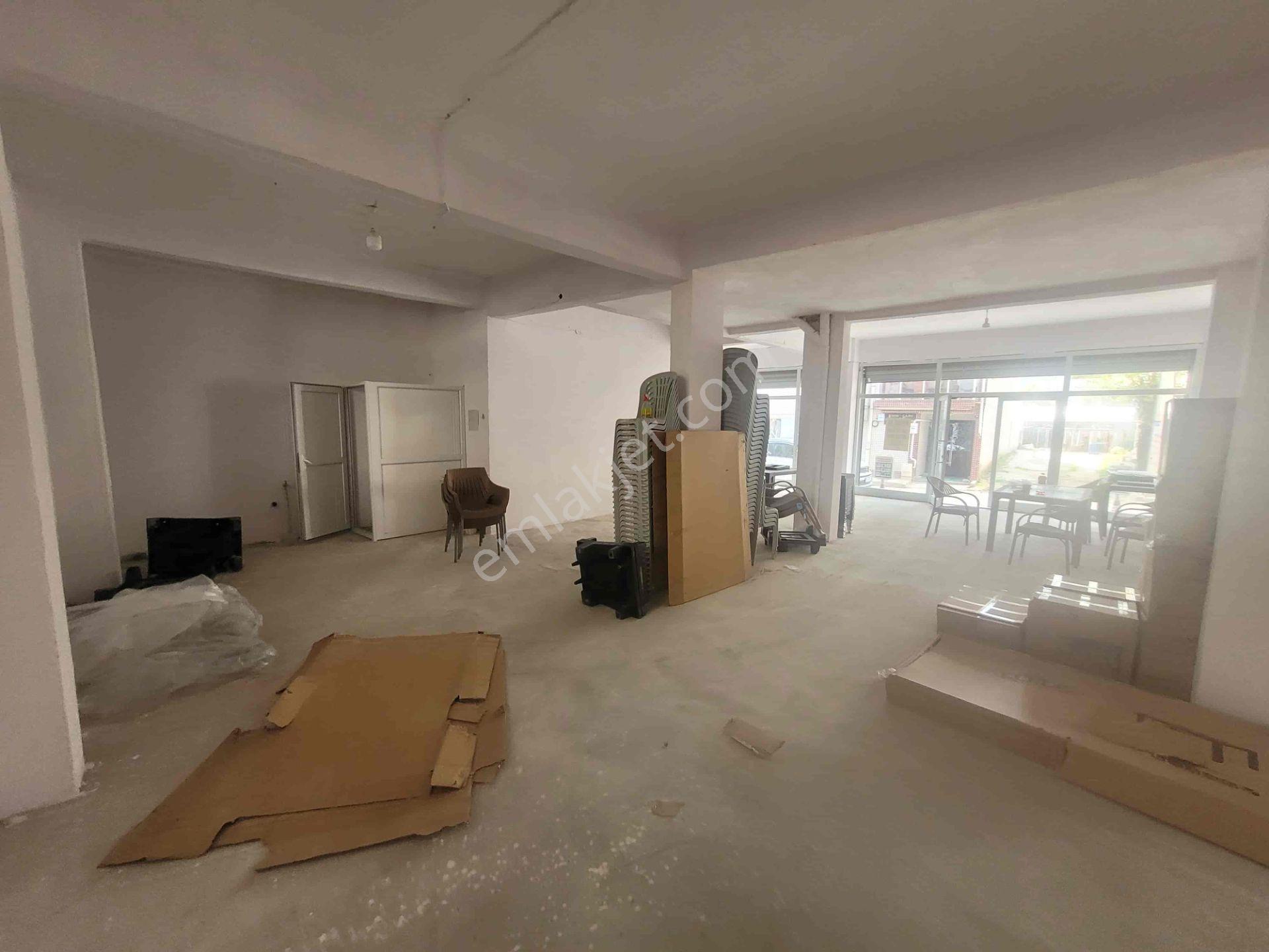 Meta'dan Haliller Durağında Kiralık İşyeri - Görsel 3
