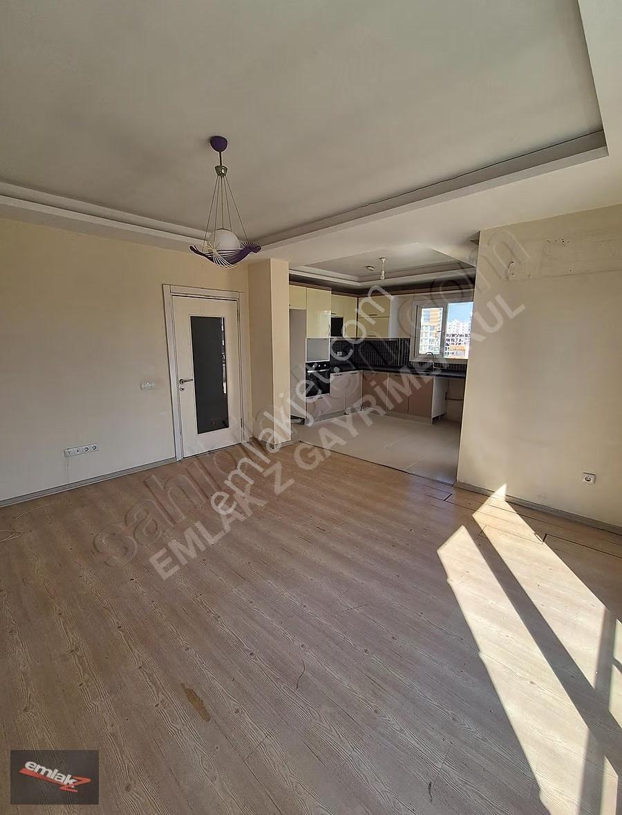 Havuzlu Site İçinde, 3 Cepheli Açık 2+1 Daire - Görsel 11