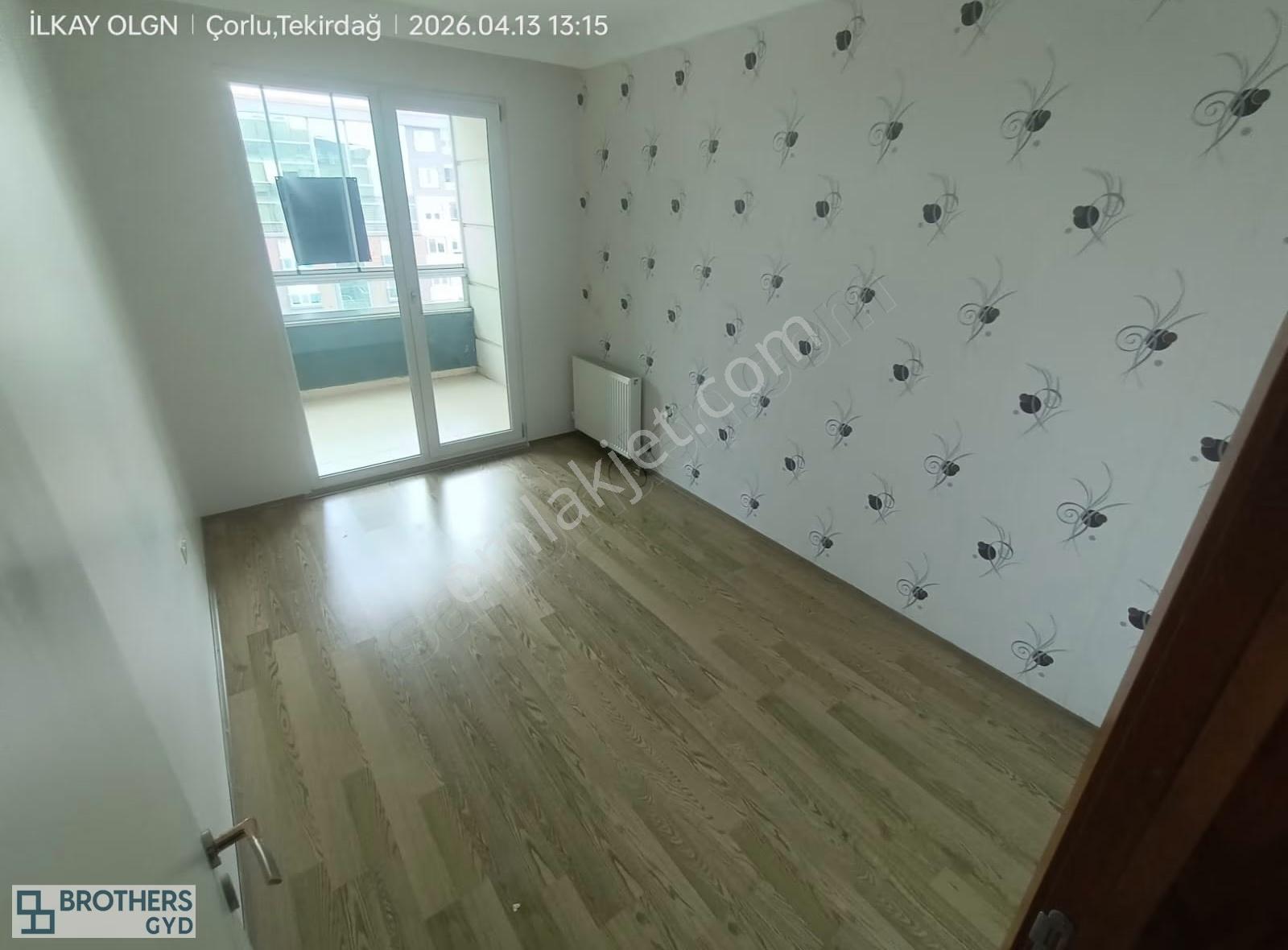 Brothersdan Hürriyet Mah.185m2 3+1 Arakat İskanlı Kiralık Daire - Görsel 14