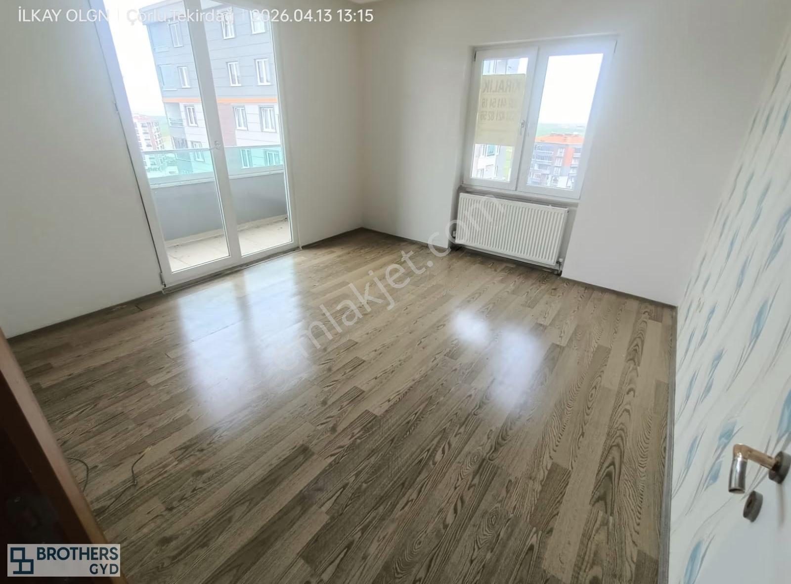 Brothersdan Hürriyet Mah.185m2 3+1 Arakat İskanlı Kiralık Daire - Görsel 8