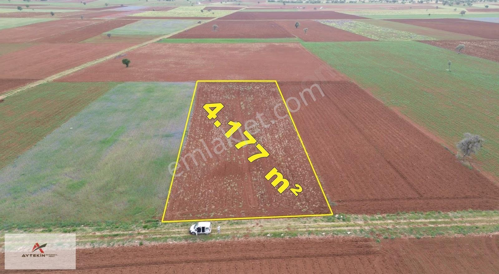 Akören Karahüyük Mahallesinde Yola Sıfır 4.177 M² Müstakil Tarla - Görsel 3