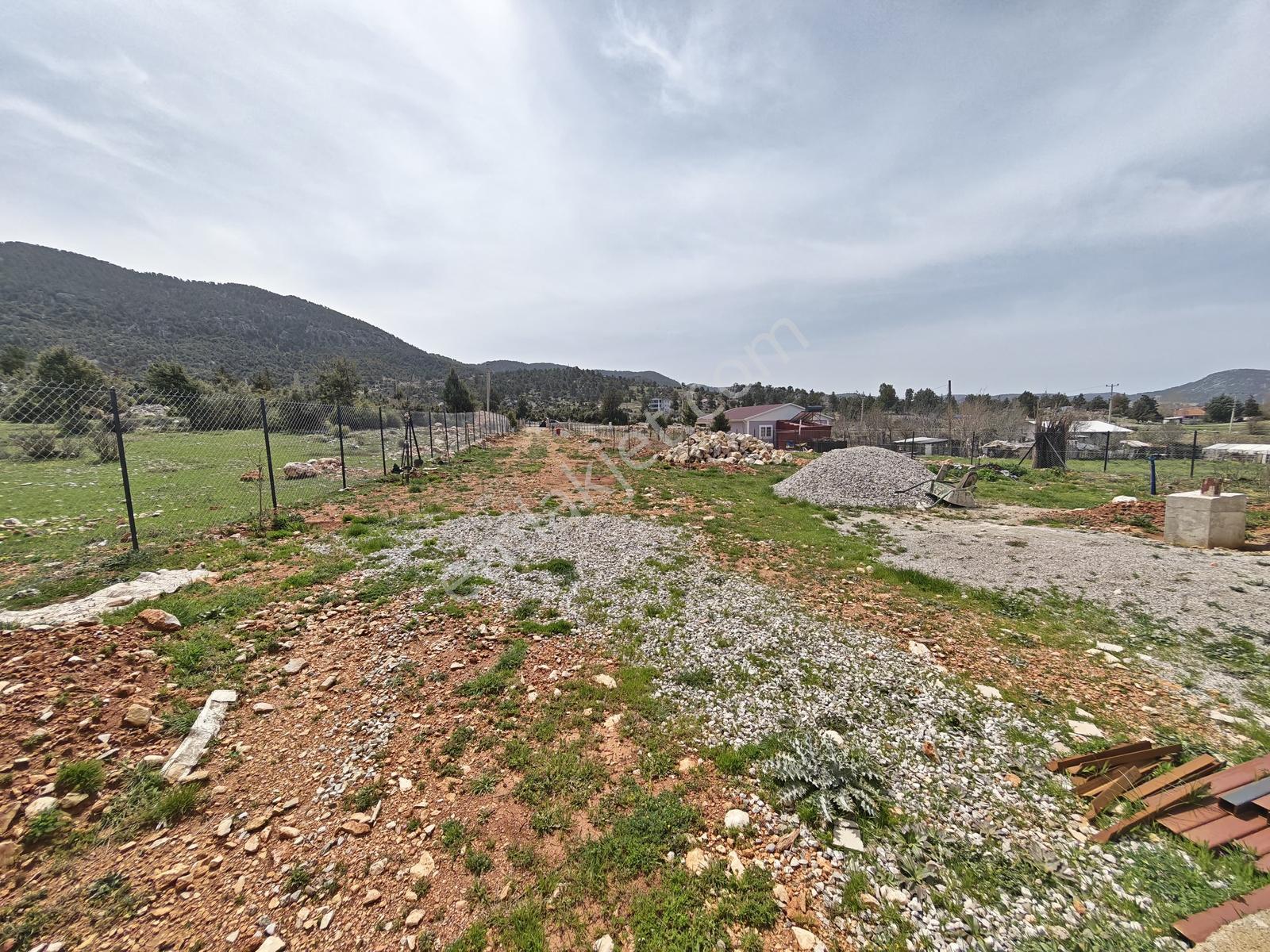 Uğur Emlaktan Y.ceylanda 2+1 Evi Olan 2244 M2 Satılık Tarla - Görsel 33
