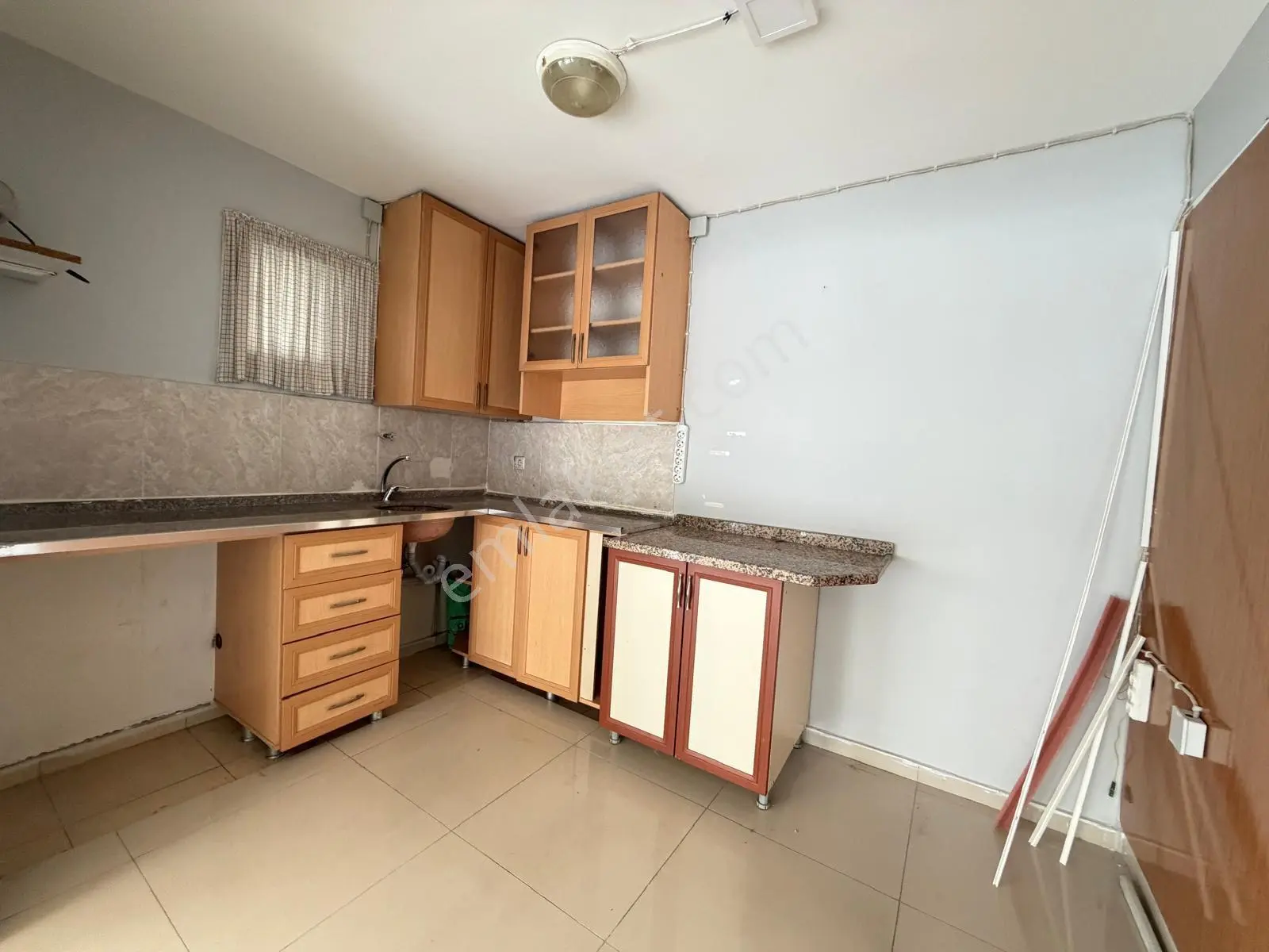 2.anafartalar Mahallesinde Satılık Dükkan