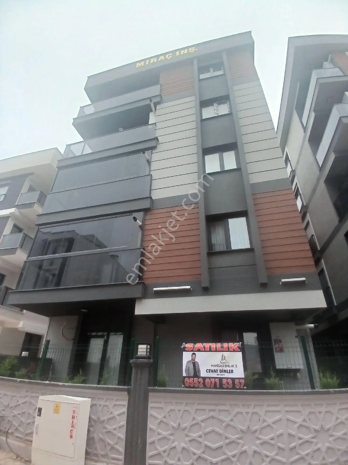 Bakırçay Üniversitelerine Yürüme Mesafesinde Sıfır Lüx Daire