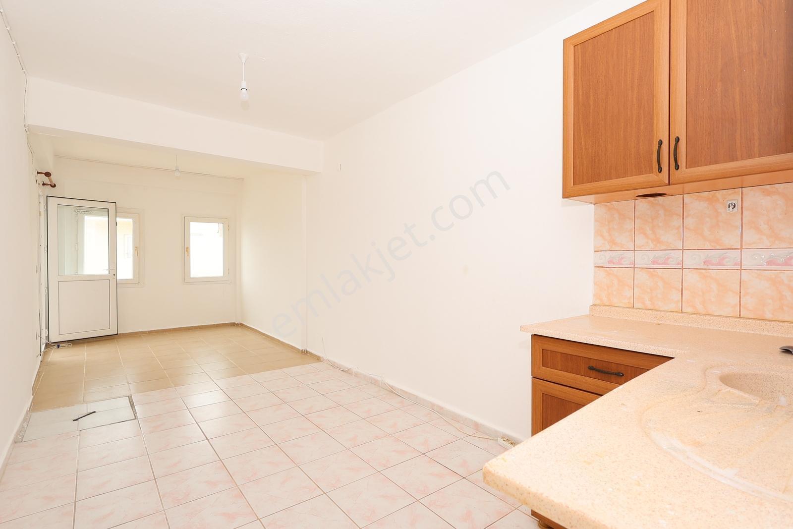 S-a-k-a-l-l-ı-d-a-n Turgutreiste Deniz Manzaralı Kiralık Daire