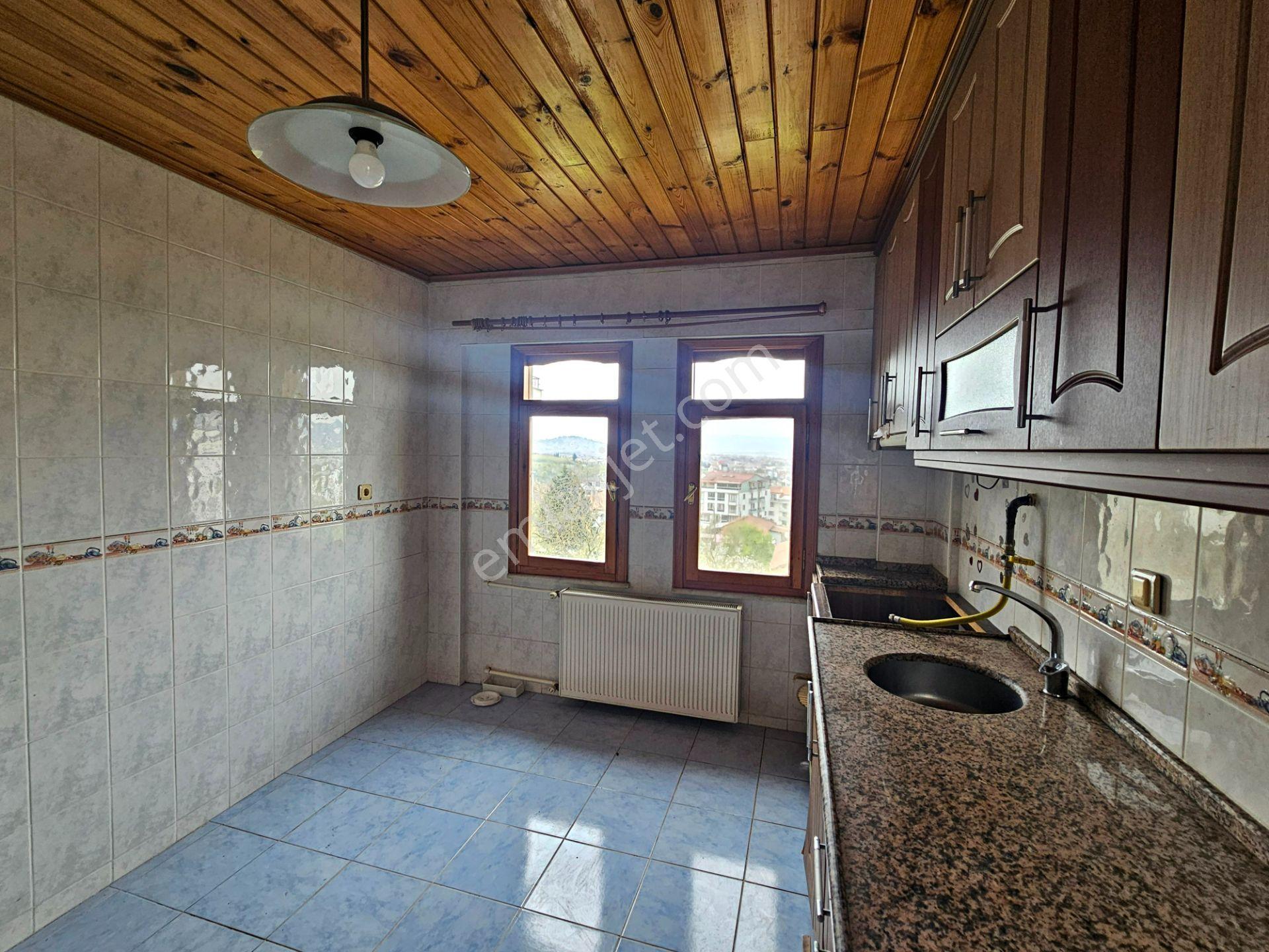 Gölcük Yazlık Mh'de Deniz Manzaralı 4+1 Kiralık Çatıdublex Daire - Görsel 17