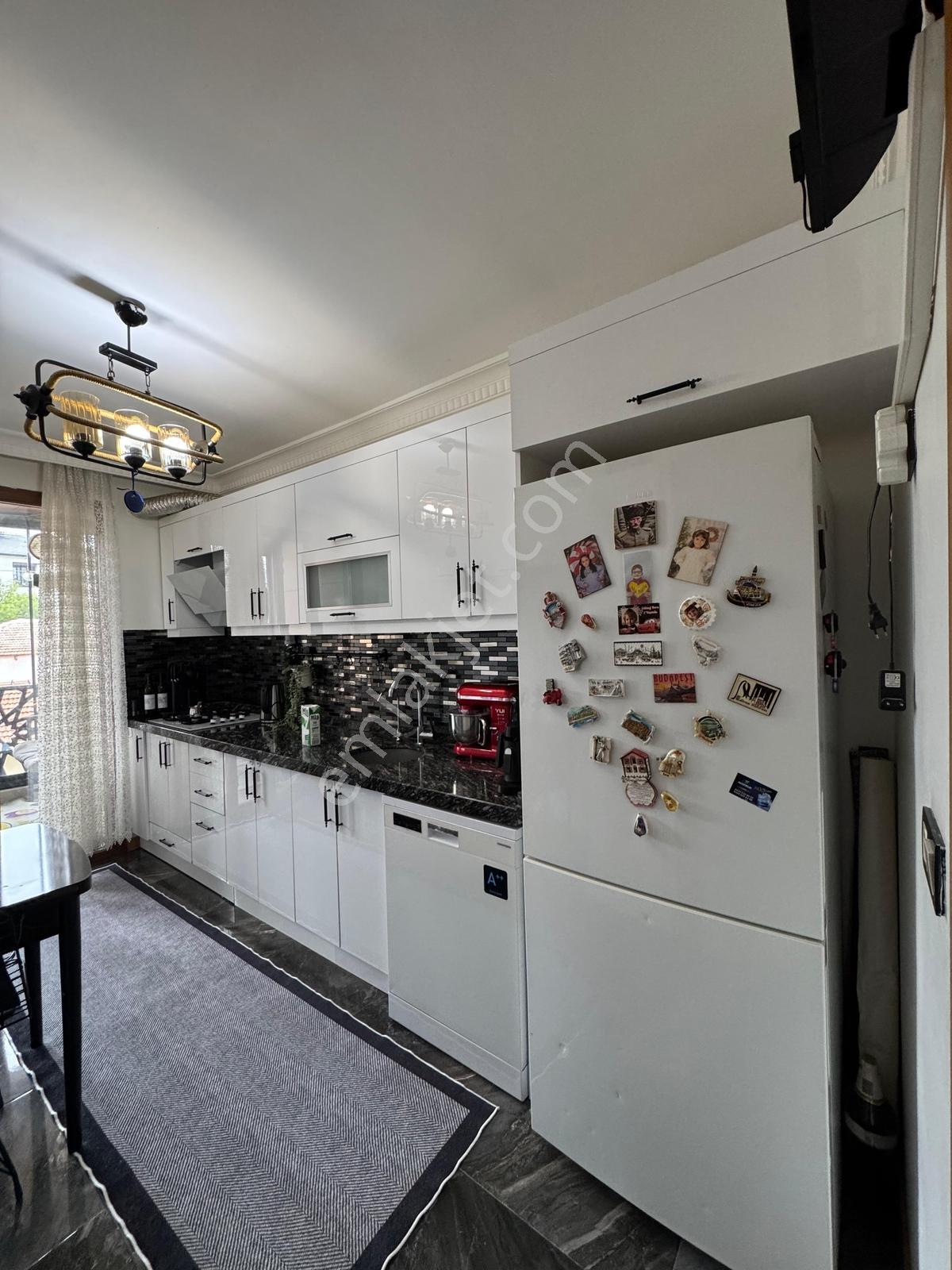 Bergama Fatih Mahallesinde 3+1 Satılık Daire