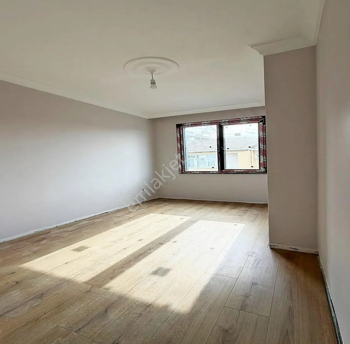 Sultanbeyli'de Cadde Üzeri 3+1, 110m² Lüks Daire - Görsel 2