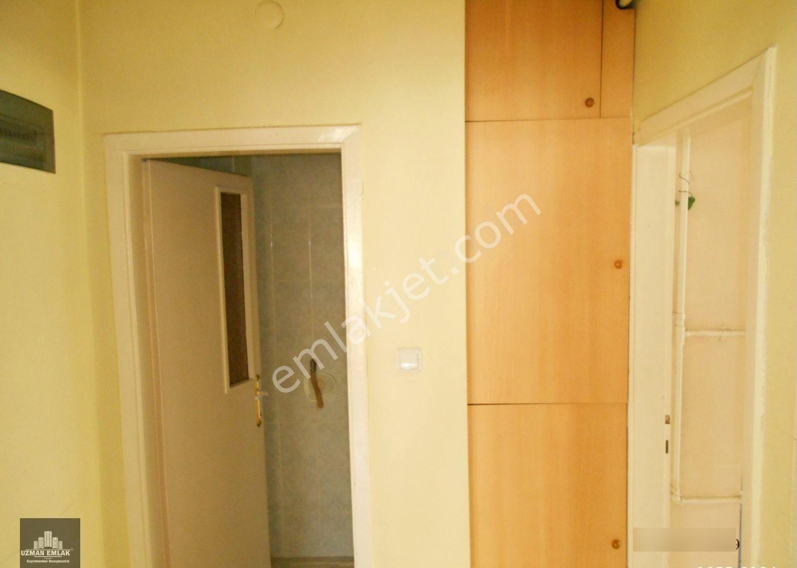 Uzman Emlak'tan Yunus Emre Cad Yakını Katta 3+1 Daire - Görsel 2