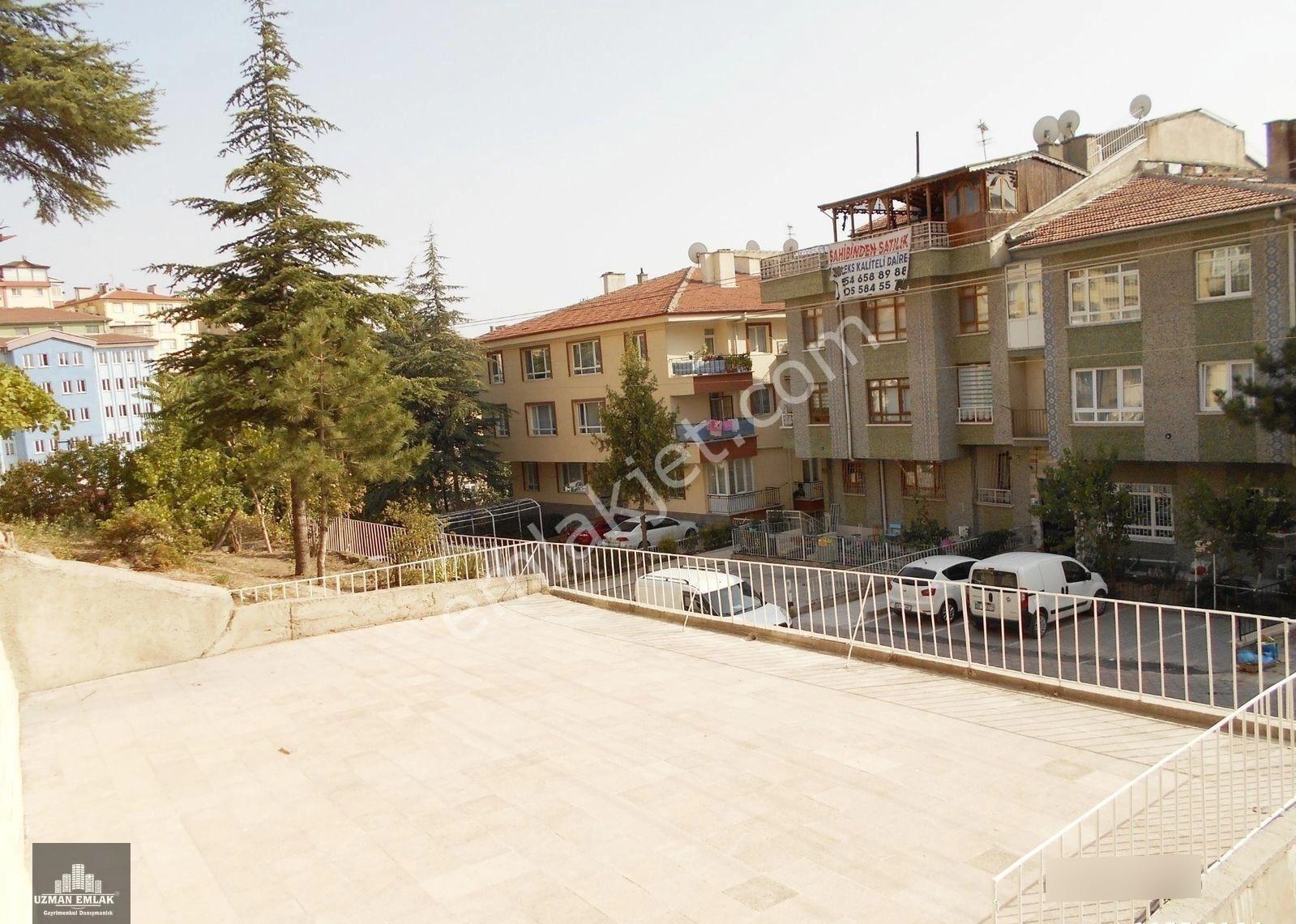 Uzman Emlak'tan Yunus Emre Cad Yakını Katta 3+1 Daire - Görsel 12