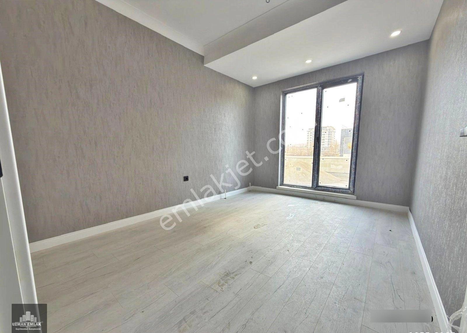 135m2 Kullanım Alanına Sahip Caddenin En Güzel Dairesi Satılık - Görsel 4
