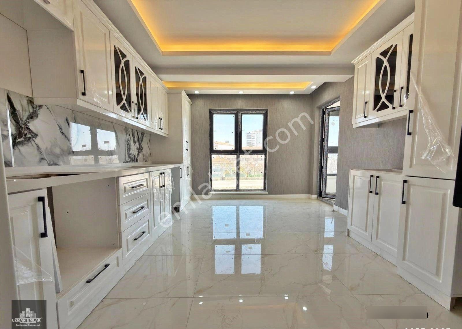 135m2 Kullanım Alanına Sahip Caddenin En Güzel Dairesi Satılık - Görsel 2
