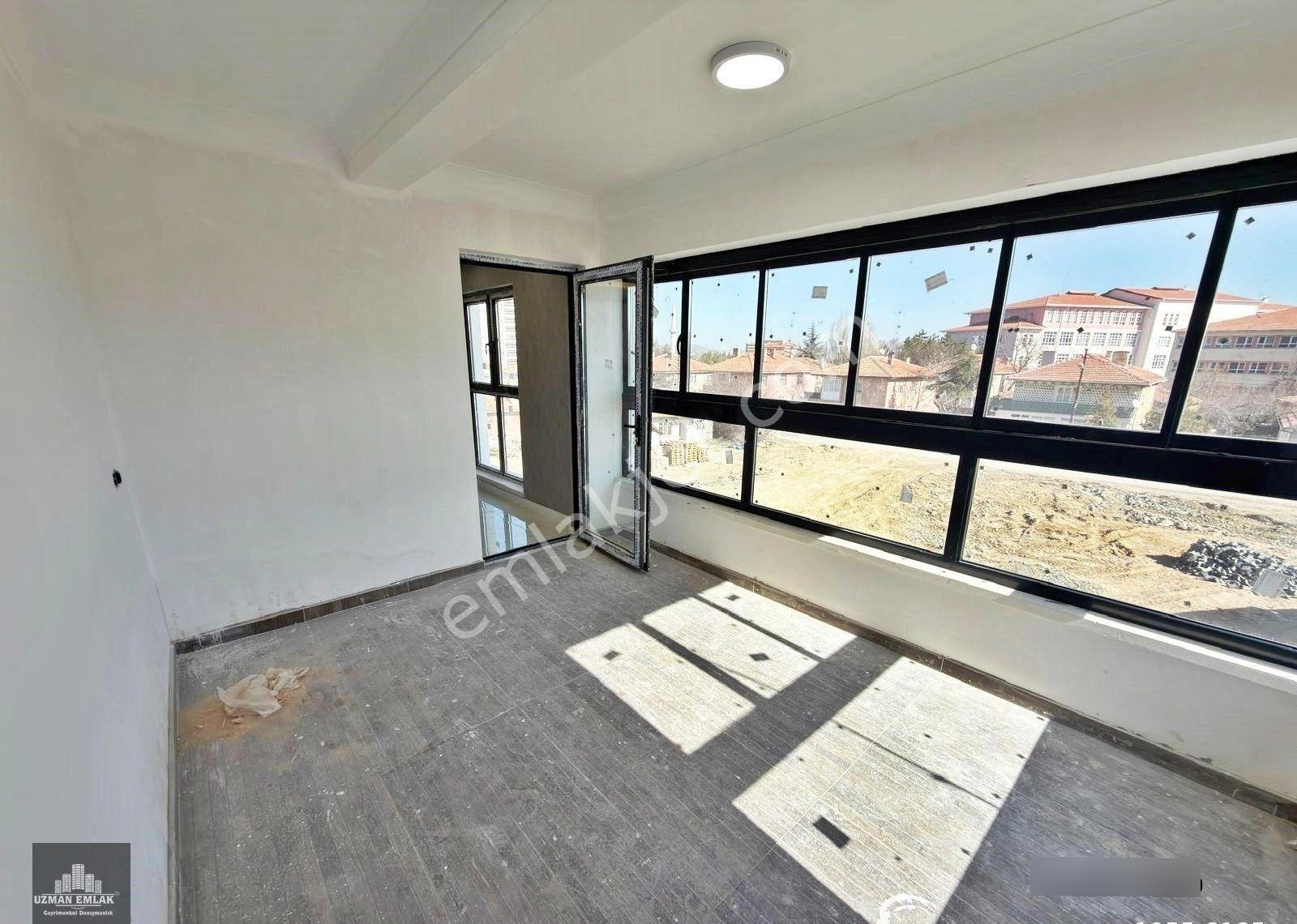 135m2 Kullanım Alanına Sahip Caddenin En Güzel Dairesi Satılık - Görsel 8