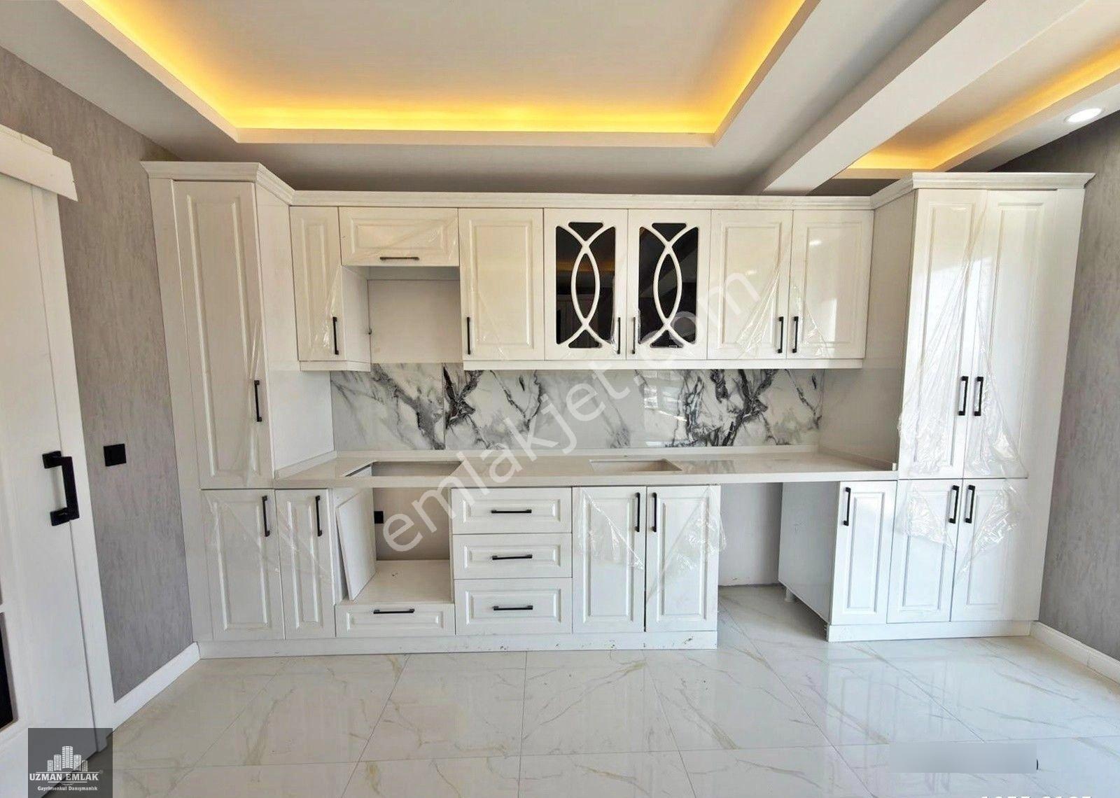 135m2 Kullanım Alanına Sahip Caddenin En Güzel Dairesi Satılık - Görsel 23