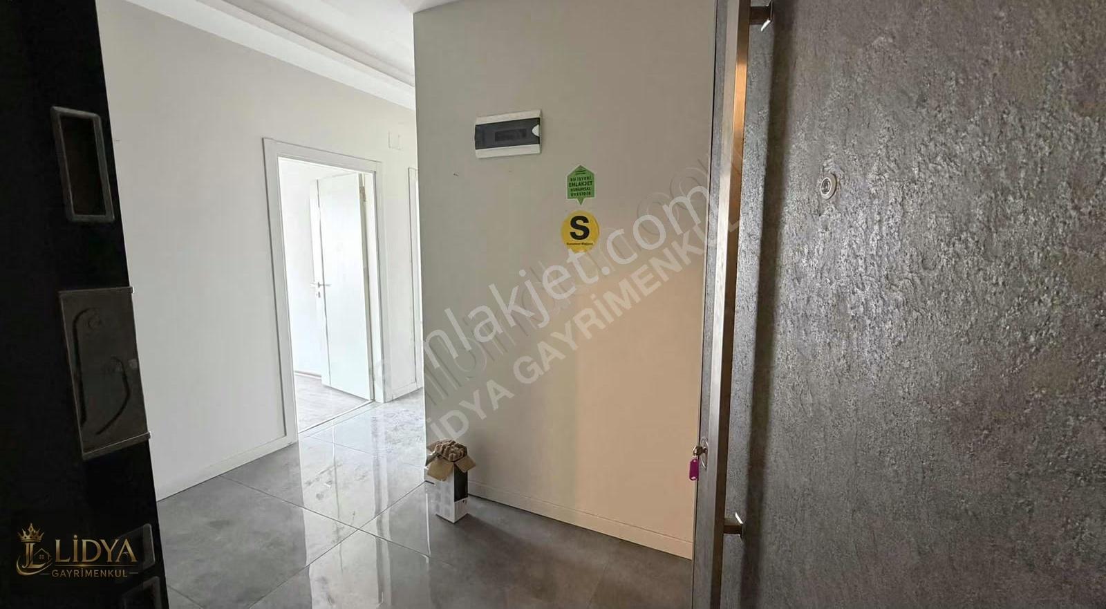 Erdemli Belediyesi Karşısı Kiralık 2+1 Ofis - Görsel 4