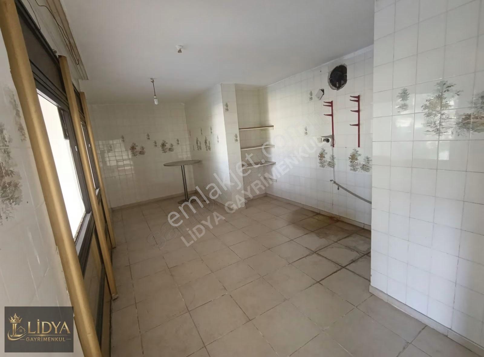 70 M2 Bir Dahası Olmayan Dükkan - Görsel 9