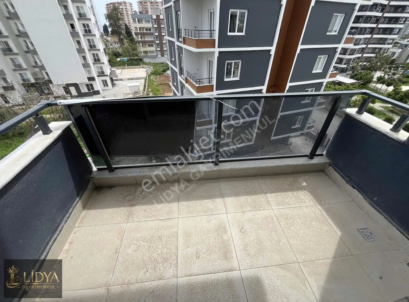 Tömük'te Sıfır Üç Cepheli 1+1 Satılıkyazlık - Görsel 4