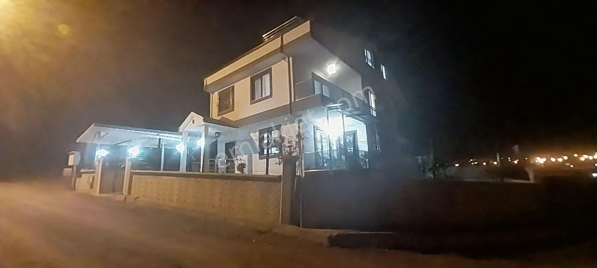 Silivri Balaban Önü Kapatmaz 3 Köşe 3 Kat Sahibindwn Satılık Villa - Görsel 19