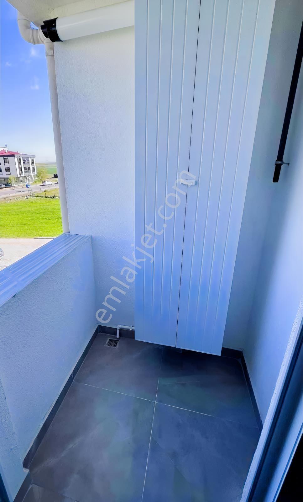 Havuzlarda Eşyalı Kiracılı Satılık Daire!! - Görsel 6